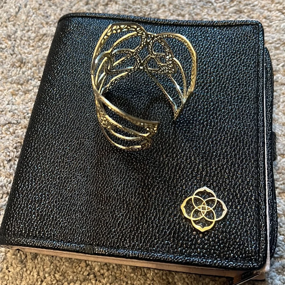 Kendra Scott Roni Cuff Gold - Picture 2 of 3